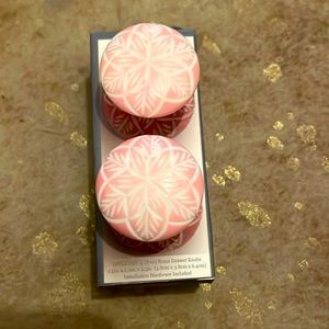 Resin decorative knobs
